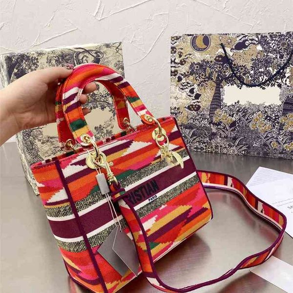 christian 2021 coconut flower sunset color fashion princess bag lady d-lite embroidery portable messenger bags luxuryss bag yw designer ich2
christian 2021 coconut flower sunset color fashion princess bag lady d-lite embroidery portable messenger bags luxuryss bag yw designer ich2