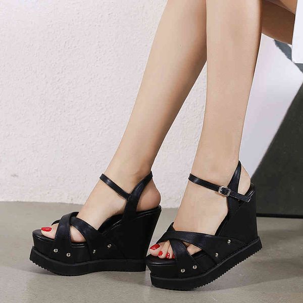 sandals brand 2021 lady open toe rivet buckle shoes high wees women stylish gothic punk chunky sandals, Black
sandals brand 2021 lady open toe rivet buckle shoes high wees women stylish gothic punk chunky sandals, Black