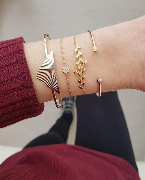 bangle jewelry cross border dajinshan open bracelet tender branch four piece set creative, Black
bangle jewelry cross border dajinshan open bracelet tender branch four piece set creative, Black