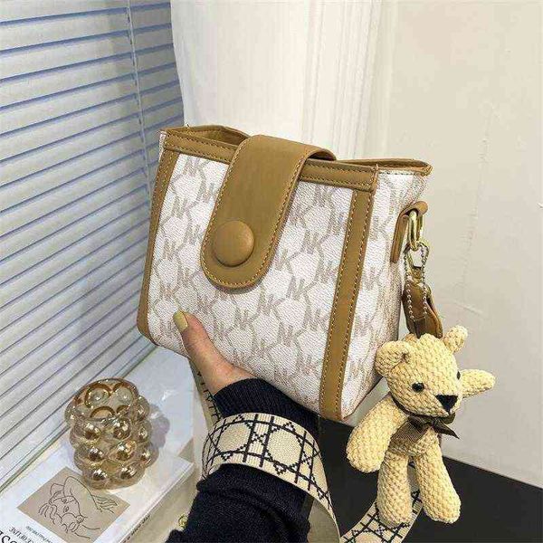 this year's small bag female 2021 autumn fashion net red one shoulder bucket versatile wide belt menger
this year's small bag female 2021 autumn fashion net red one shoulder bucket versatile wide belt menger