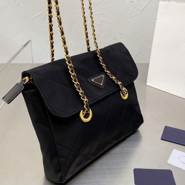 luxury designers women's shoulder bag fashion nylon parachute fabric handbag cross body with 5 color #511
luxury designers women's shoulder bag fashion nylon parachute fabric handbag cross body with 5 color #511