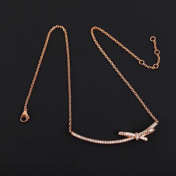 Women's Luxury Gold Jewelry, Famous Brand, High Quality, Europe, Bow, Fashion, Classic Party, Necklace, Silver
Women's Luxury Gold Jewelry, Famous Brand, High Quality, Europe, Bow, Fashion, Classic Party, Necklace, Silver