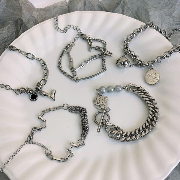 charm bracelets vsnow hiphop coin medallion flower love heart for women imitation pearl metallic chunky chain jewelry, Golden;silver
charm bracelets vsnow hiphop coin medallion flower love heart for women imitation pearl metallic chunky chain jewelry, Golden;silver