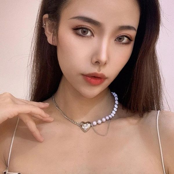 chokers 2021 retro personality baroque pearl stitching metal chain necklace rhinestone heart clavicle, Golden;silver
chokers 2021 retro personality baroque pearl stitching metal chain necklace rhinestone heart clavicle, Golden;silver