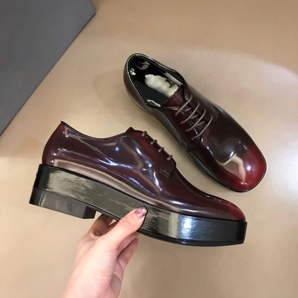 new brand men's shoes, luxury casual designer, low-heeled comfortable thick-soled men's shoelace shoe box, Red;white
new brand men's shoes, luxury casual designer, low-heeled comfortable thick-soled men's shoelace shoe box, Red;white