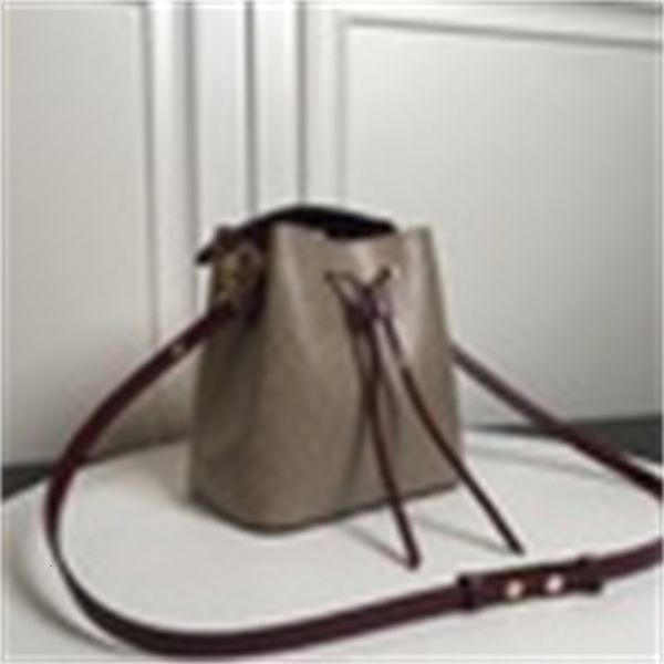 body brand designer cross luxury 52853 women evening handbags iconic clutches bags handles bag shoulder bags tote pm97
body brand designer cross luxury 52853 women evening handbags iconic clutches bags handles bag shoulder bags tote pm97