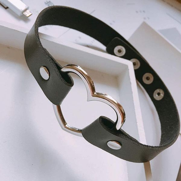 chokers fashion 2021 necklace women pu leather heart choker chocker necklaces punk statement jewelry wedding bride gift, Golden;silver
chokers fashion 2021 necklace women pu leather heart choker chocker necklaces punk statement jewelry wedding bride gift, Golden;silver