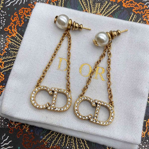 design jewelry new letter full diamond earrings light luxury pop star pearl tassel personalized earrings female, Silver
design jewelry new letter full diamond earrings light luxury pop star pearl tassel personalized earrings female, Silver