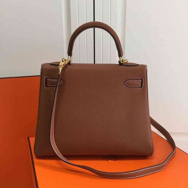 design ladies bags s luxury designer first layer cowhide lychee pattern handbag simple fashion one-shoulder diagonal bag
design ladies bags s luxury designer first layer cowhide lychee pattern handbag simple fashion one-shoulder diagonal bag