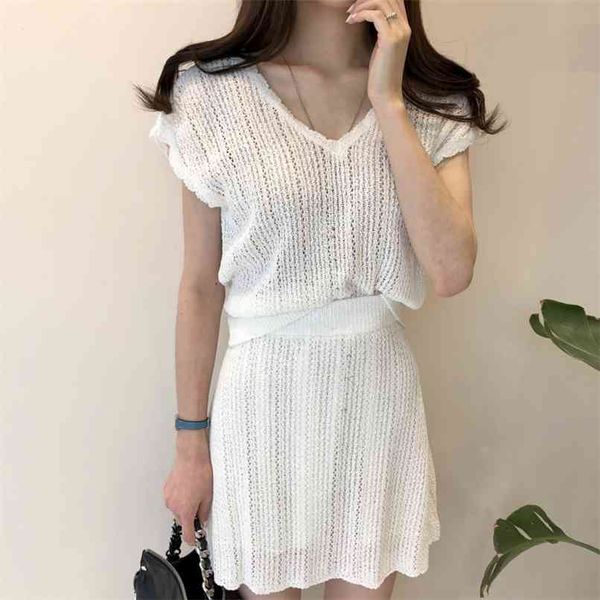 casual women's suit spring and summer fashion short-sleeved v-neck sweater + a-line skirt two-piece 210520, White
casual women's suit spring and summer fashion short-sleeved v-neck sweater + a-line skirt two-piece 210520, White