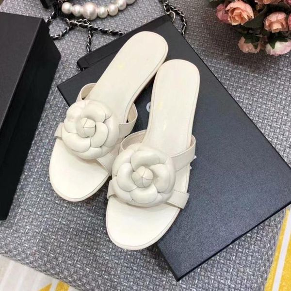 classic brand camellia ladies slippers outer wear summer fashion flat heel flip flops black flowers women's sandals beach shoes
classic brand camellia ladies slippers outer wear summer fashion flat heel flip flops black flowers women's sandals beach shoes
