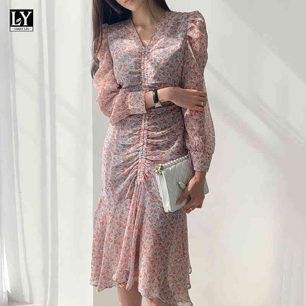 dresses new spring women v-neck ruched a-line ruffles floral print slim waist midi dress female, Black;gray
dresses new spring women v-neck ruched a-line ruffles floral print slim waist midi dress female, Black;gray