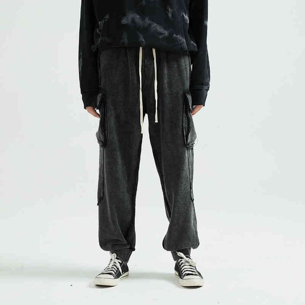 distressed black ankle-length terry cargo pants men autumn streetwear dongguan_ss 
distressed black ankle-length terry cargo pants men autumn streetwear dongguan_ss