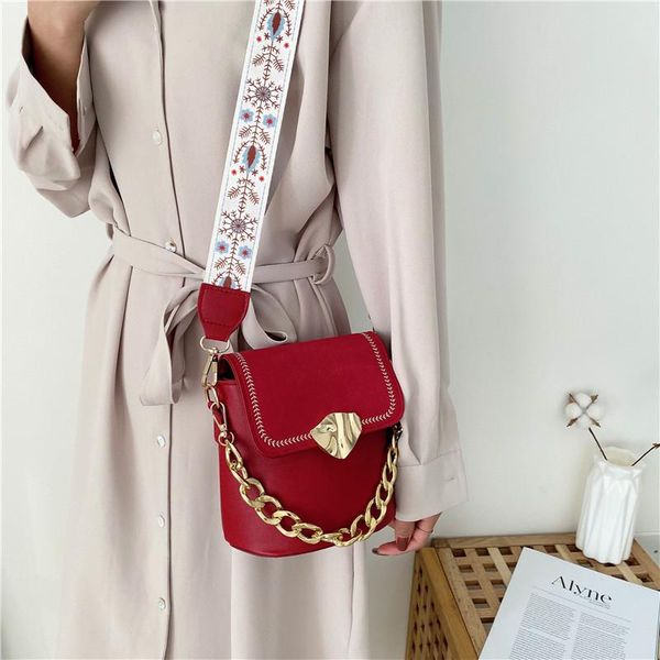 women chain pure color simplicity small soft leather handbag 2021 fashion shoulder messenger bag and purse bags
women chain pure color simplicity small soft leather handbag 2021 fashion shoulder messenger bag and purse bags