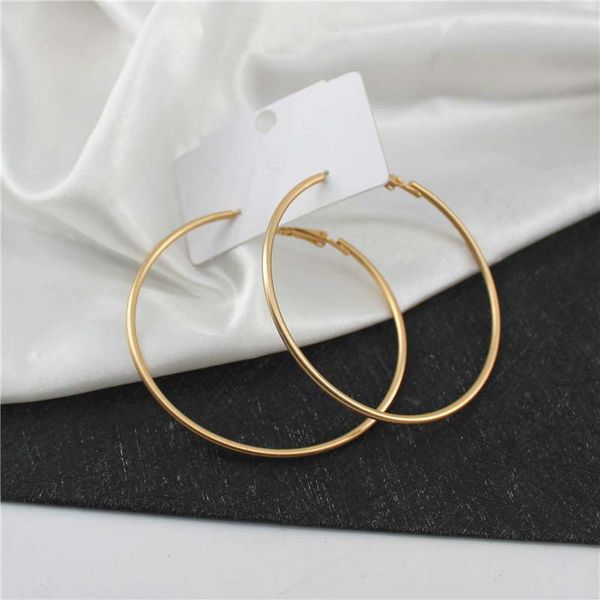 simple hoop earring woman fashion exaggerated ear ring stylish atmosphere elegant styling gold huggie earrings design jewelry retro accessor, Golden;silver
simple hoop earring woman fashion exaggerated ear ring stylish atmosphere elegant styling gold huggie earrings design jewelry retro accessor, Golden;silver