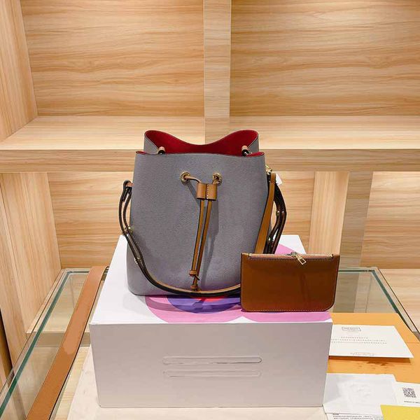 women drawstring bucket bag cowhide leather crossbody handbag fashion shoulder back color microfiber bonded lining zipper inner bags
women drawstring bucket bag cowhide leather crossbody handbag fashion shoulder back color microfiber bonded lining zipper inner bags