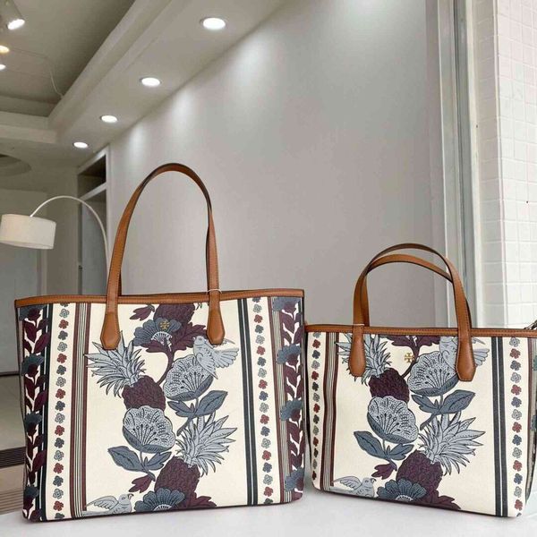 tb new women's pvc flower printed shopping #84765#84763 one shoulder portable messenger tote bag
tb new women's pvc flower printed shopping #84765#84763 one shoulder portable messenger tote bag