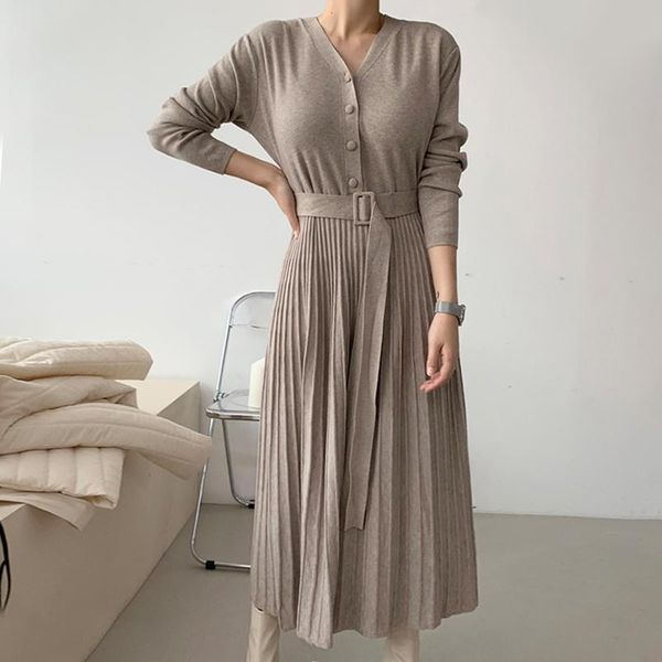 casual dresses elegant v neck long sleeve knitted dress women simple solid slim waist pleated vestidos mujer office ladies autumn 2021 robe, Black;gray
casual dresses elegant v neck long sleeve knitted dress women simple solid slim waist pleated vestidos mujer office ladies autumn 2021 robe, Black;gray