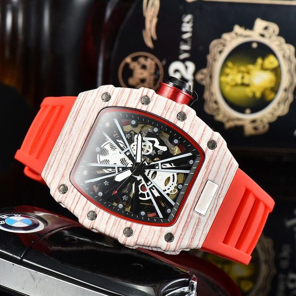 wristwatches watch men hollow automatic mechanical clock silicone fashion sports male watches relogio masculino, Slivery;brown
wristwatches watch men hollow automatic mechanical clock silicone fashion sports male watches relogio masculino, Slivery;brown