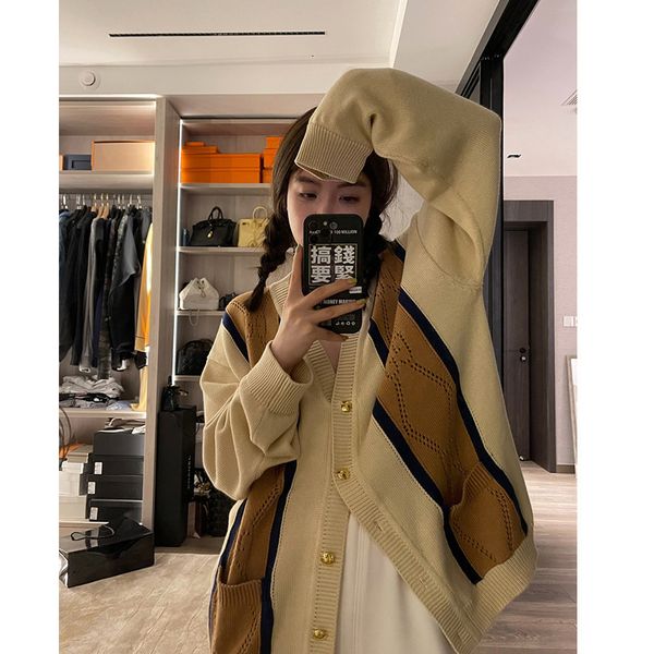 women's luxury jacket net red korean temperament college zhizhimang color contrast gold button cardigan coat women's 2021 summer s, Black;brown
women's luxury jacket net red korean temperament college zhizhimang color contrast gold button cardigan coat women's 2021 summer s, Black;brown