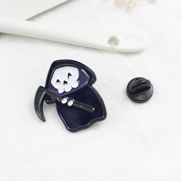 halloween skeleton series brooch black gown ghost skull axe skull coffin enamel pins gift for festival anime, Blue
halloween skeleton series brooch black gown ghost skull axe skull coffin enamel pins gift for festival anime, Blue