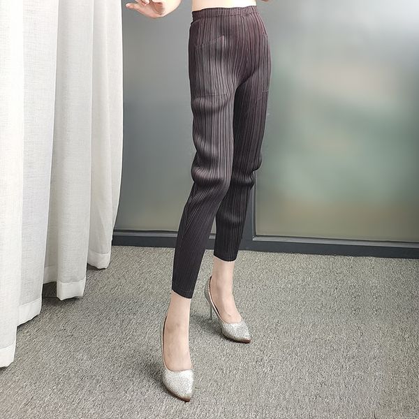 women's pants & capris casual straight leg for women miyak pleated slim leggings elastic folds solid color pocket cropped trousers, Black;white
women's pants & capris casual straight leg for women miyak pleated slim leggings elastic folds solid color pocket cropped trousers, Black;white