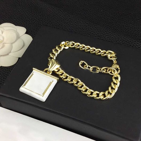 2020 brand fashion jewelry set for women thick chain party perfume bottle choker bracelet 2021unique letter 5 copper chain, Silver
2020 brand fashion jewelry set for women thick chain party perfume bottle choker bracelet 2021unique letter 5 copper chain, Silver