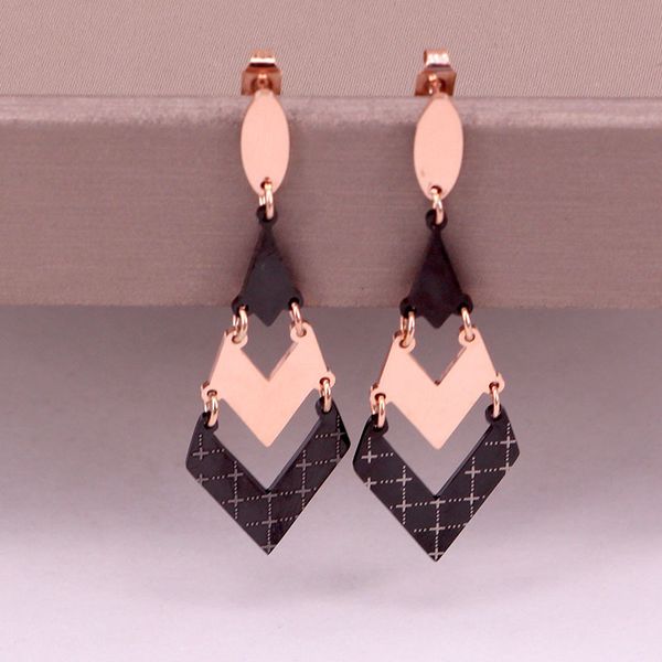 e3-306 polka dot plaid diamond splicing personalized fashion women's accessories water drop rose gold earrings, Golden
e3-306 polka dot plaid diamond splicing personalized fashion women's accessories water drop rose gold earrings, Golden