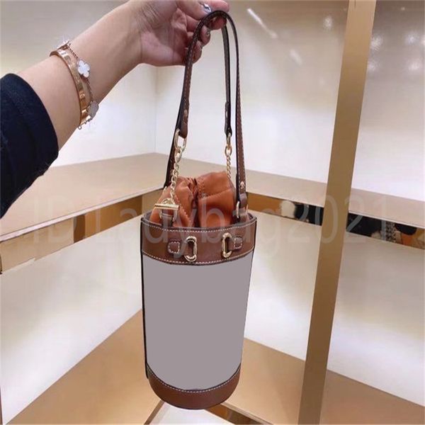 2021 new luxury designers lady fashion open handbag wallet tote drawstring letter plain canvas barrel-shaped cylindrical personalities leath, Red;black
2021 new luxury designers lady fashion open handbag wallet tote drawstring letter plain canvas barrel-shaped cylindrical personalities leath, Red;black