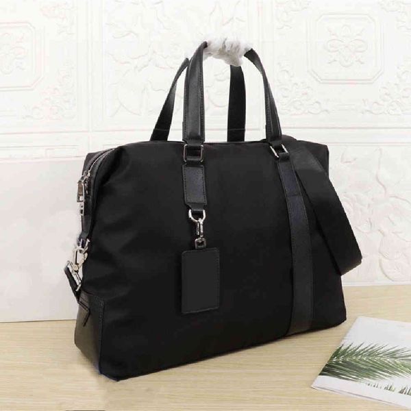 design hand large-capacity men's luggage duffel weekend ladies multi-function travel bag
design hand large-capacity men's luggage duffel weekend ladies multi-function travel bag