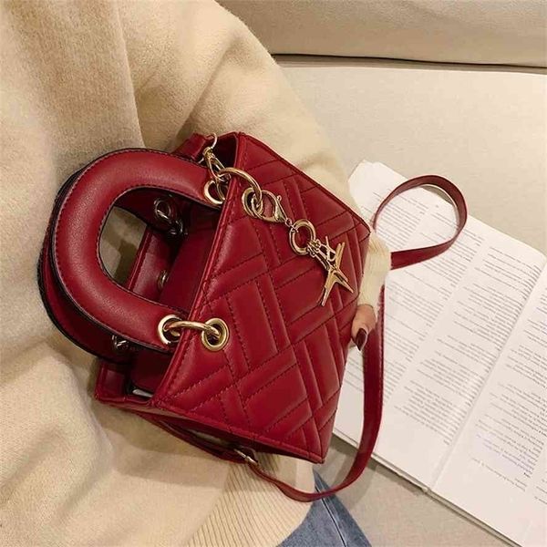 princess's women's autumn winter new 2021 korean fashion advanced single shoulder messenger bag diamond lattice embroidered line h
princess's women's autumn winter new 2021 korean fashion advanced single shoulder messenger bag diamond lattice embroidered line h