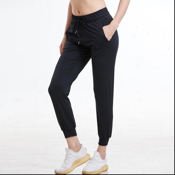 stretch fabrics loose fit womens capris sport active skinny leggings with two side pockets ankle length pants, Black;white
stretch fabrics loose fit womens capris sport active skinny leggings with two side pockets ankle length pants, Black;white