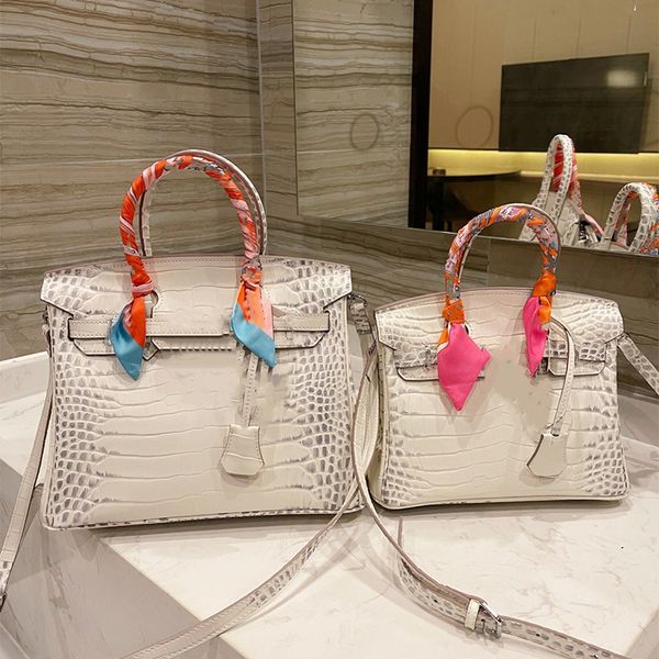 2021 ladies bag classic female designer fashion luxury leather handbag hardware diamond shoulder handbags cross body
2021 ladies bag classic female designer fashion luxury leather handbag hardware diamond shoulder handbags cross body