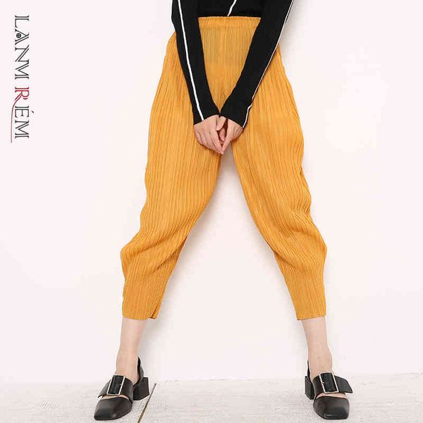 spring summer elastic waist harem pants for women fashion pleated trousers causal loose foled clothes tc554 210507, Black;white
spring summer elastic waist harem pants for women fashion pleated trousers causal loose foled clothes tc554 210507, Black;white