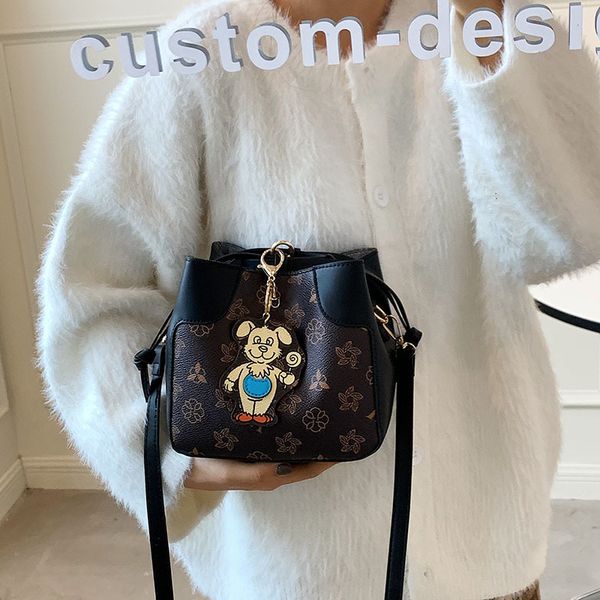 factory direct sale 75% off autumn 2021 new mini bucket with printing student single shoulder messenger color matching women's bags
factory direct sale 75% off autumn 2021 new mini bucket with printing student single shoulder messenger color matching women's bags