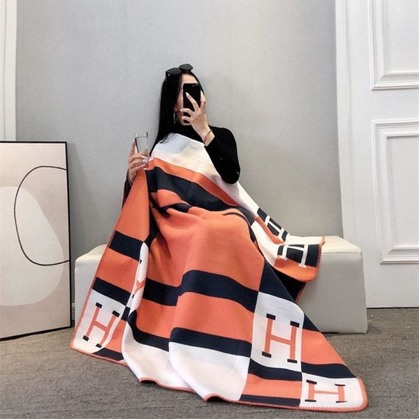 2021 winter new h letter color matching plaid wool blended blanket air conditioning shawl warm and thickened, Blue;gray
2021 winter new h letter color matching plaid wool blended blanket air conditioning shawl warm and thickened, Blue;gray