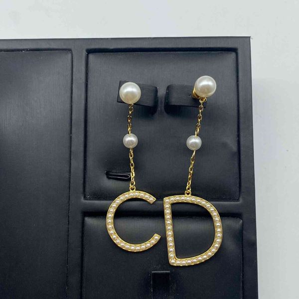 special offer 2021 luxury designer jewelry classic letter pearl tassel earrings women's niche design temperament advanced sense small f, Silver
special offer 2021 luxury designer jewelry classic letter pearl tassel earrings women's niche design temperament advanced sense small f, Silver