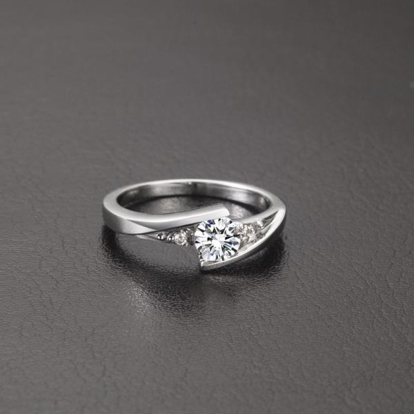 cluster rings 0.6ct twist setting diamond carbon moissanite engagement ring for women white gold 14k positive test, Golden;silver
cluster rings 0.6ct twist setting diamond carbon moissanite engagement ring for women white gold 14k positive test, Golden;silver