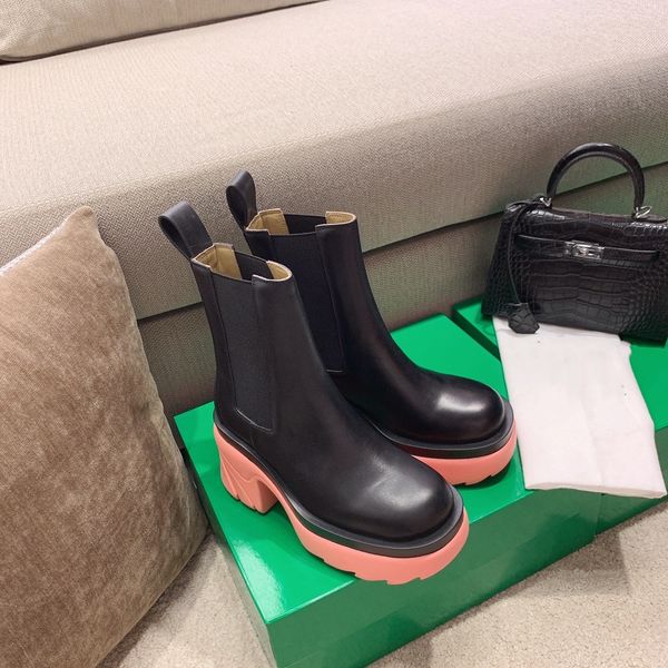 2021 man black full black sole bottega boot fashion luxury tire leather chelsea booties men platform chunky shoes lady knight high-boots des
2021 man black full black sole bottega boot fashion luxury tire leather chelsea booties men platform chunky shoes lady knight high-boots des