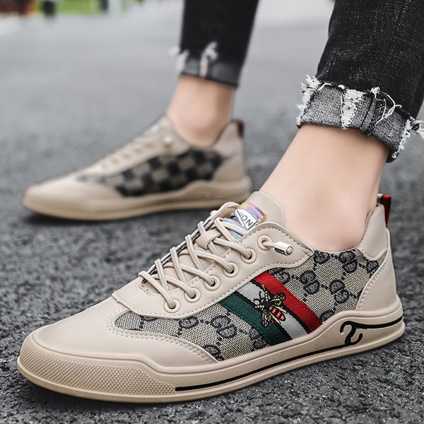 hard-wearing men walking shoes street breathable men sneakers non-slip thick bottom men sports shoes
hard-wearing men walking shoes street breathable men sneakers non-slip thick bottom men sports shoes