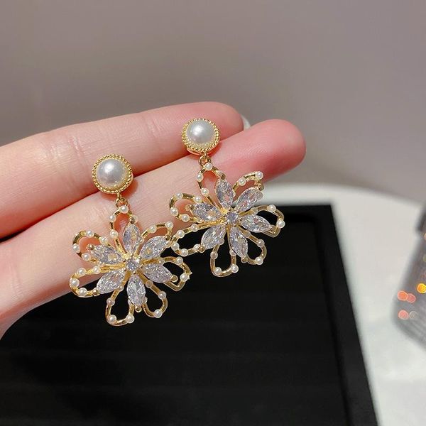dangle & chandelier 2021 fashion shiny crystal flowers earrings elegant contracted hollow sweet pearl fresh joker women, Silver
dangle & chandelier 2021 fashion shiny crystal flowers earrings elegant contracted hollow sweet pearl fresh joker women, Silver