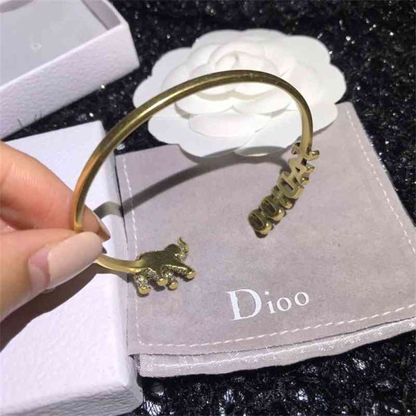 70% off outlet online family letter elephant open bracelet new diamond mesh red high version of 2021, Black
70% off outlet online family letter elephant open bracelet new diamond mesh red high version of 2021, Black