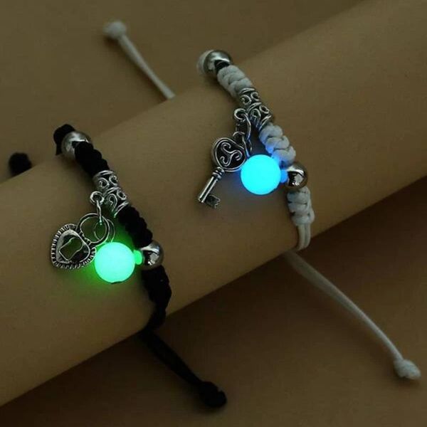 tennis kirykle 2021 lover's bracelet luminous bead leaf pendant for men women student jewelry braided rope chain couple, Golden;silver
tennis kirykle 2021 lover's bracelet luminous bead leaf pendant for men women student jewelry braided rope chain couple, Golden;silver