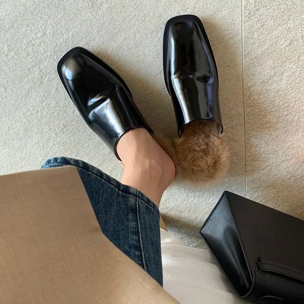 women hair slippers can be matched in all seasons basic casual fang heel wear outside low black size 33-40
women hair slippers can be matched in all seasons basic casual fang heel wear outside low black size 33-40