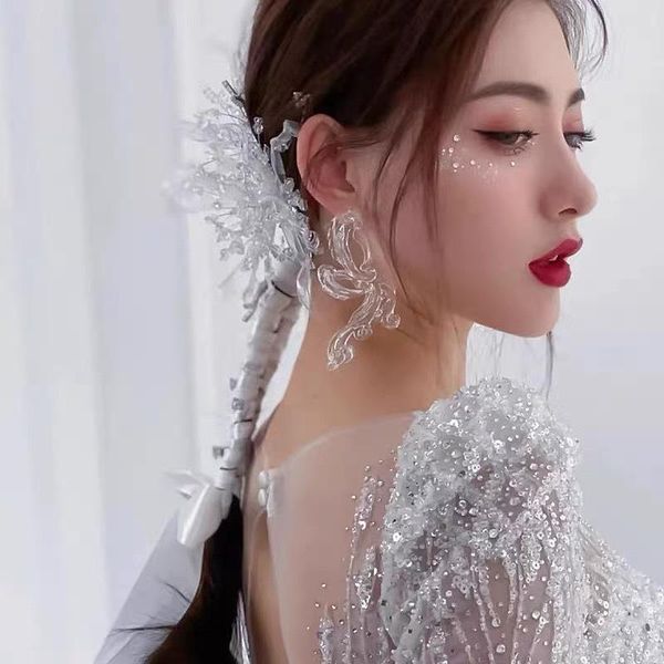 headpieces 2021 temperament and beautiful super fairy korean wedding dress headdress bride crystal flower set, Silver
headpieces 2021 temperament and beautiful super fairy korean wedding dress headdress bride crystal flower set, Silver
