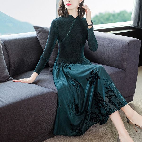luxury cheongsam 2021 golden veet pleated dr's medium length autumn and winter thickened expensive lady organza cheongsam bottomed skir, Blue;red
luxury cheongsam 2021 golden veet pleated dr's medium length autumn and winter thickened expensive lady organza cheongsam bottomed skir, Blue;red
