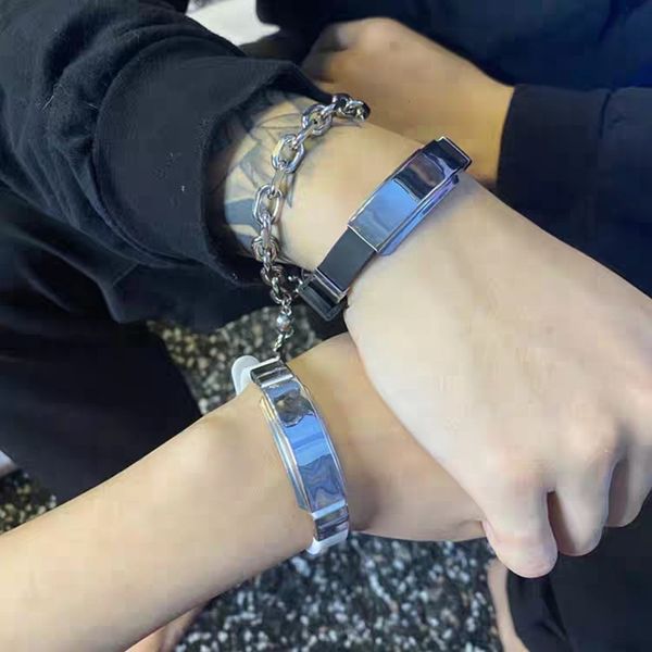 hand catenary korean style personality trend lovers bracelet in super fire street hip hop titanium steel silicone belt bracelet, Black
hand catenary korean style personality trend lovers bracelet in super fire street hip hop titanium steel silicone belt bracelet, Black