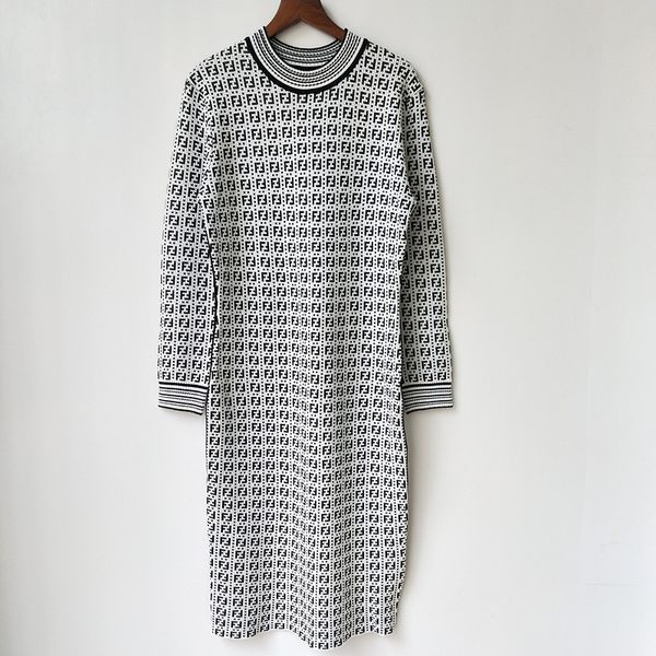 70% off 21 autumn new round neck long sleeve dotted letter jacquard knitted dress for women, Black;gray
70% off 21 autumn new round neck long sleeve dotted letter jacquard knitted dress for women, Black;gray