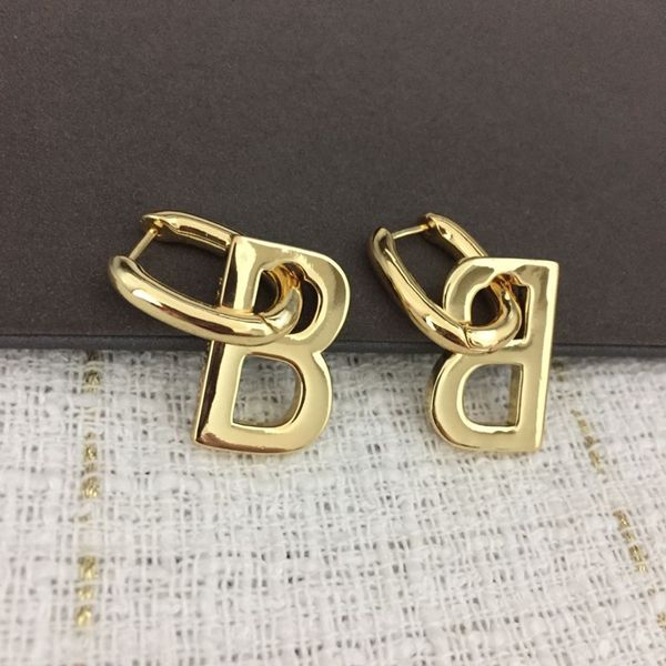 70% off metal style letter earrings women's 2021 fashion personality simple cold style new fashion, Golden;silver
70% off metal style letter earrings women's 2021 fashion personality simple cold style new fashion, Golden;silver
