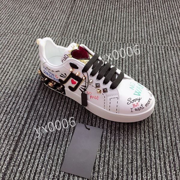 2022 men's shoes spring and autumn a foot gold embroidery fashion shoe new trend bean fisherman board shos zapatos hombre hc190706, Red;white
2022 men's shoes spring and autumn a foot gold embroidery fashion shoe new trend bean fisherman board shos zapatos hombre hc190706, Red;white